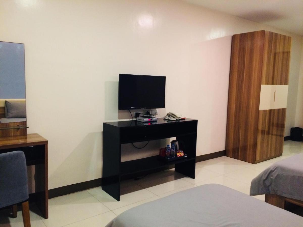 Ybc Grand Hotel Olongapo Bagian luar foto