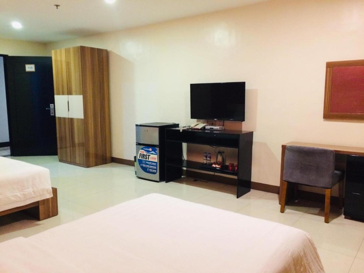 Ybc Grand Hotel Olongapo Bagian luar foto