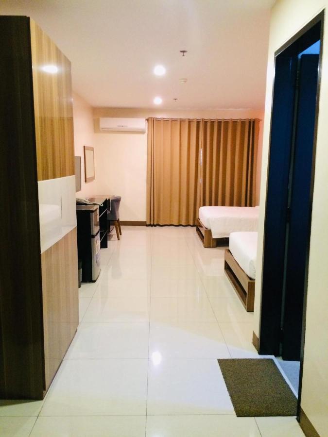 Ybc Grand Hotel Olongapo Bagian luar foto