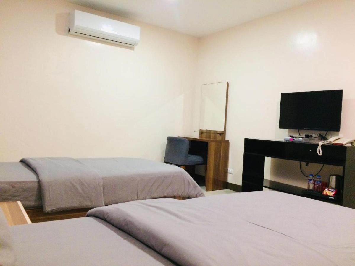 Ybc Grand Hotel Olongapo Bagian luar foto