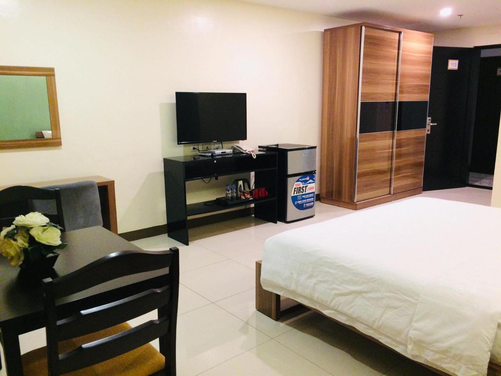 Ybc Grand Hotel Olongapo Bagian luar foto